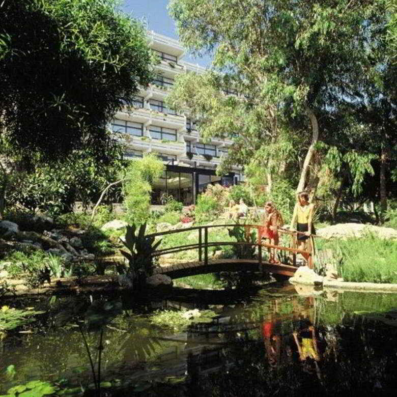 Hotel Grecian Bay