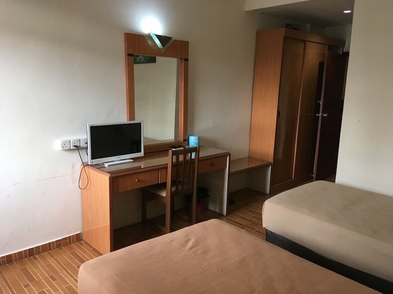 Paradise Hotel