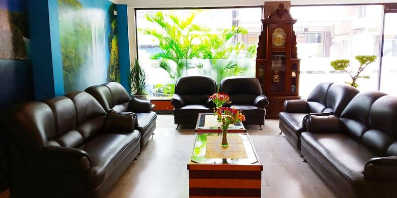 Paradise Hotel