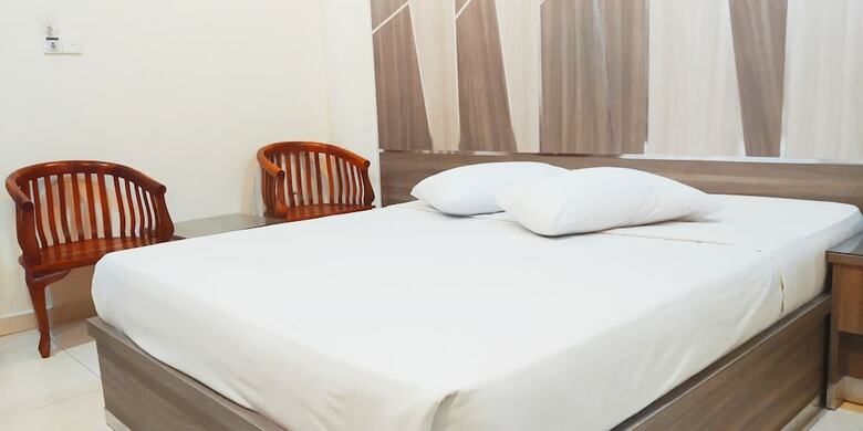 Paradise Hotel