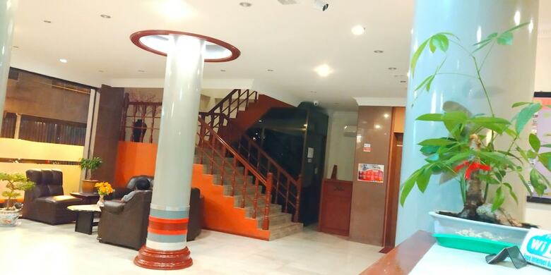 Paradise Hotel