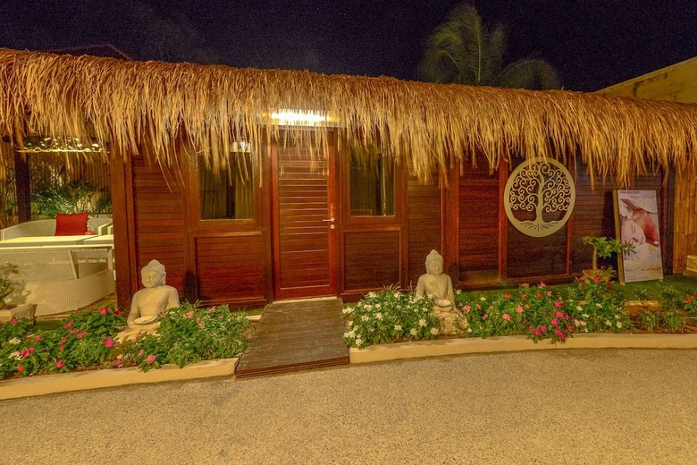 Kura Kura Resort