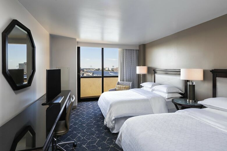Hotel Sheraton Norfolk Waterside