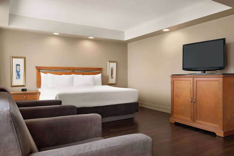 Hotel Executive Royal Inn North Calgary