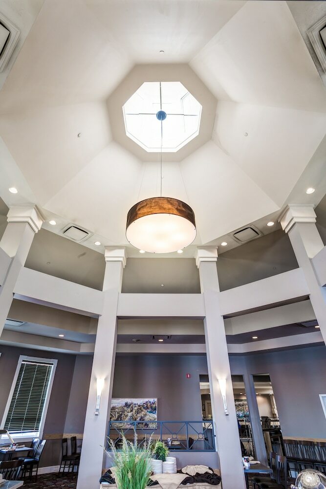 Hotel Executive Royal Inn North Calgary