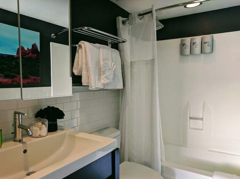 The Clarendon Hotel - Phoenix's Urban Retreat