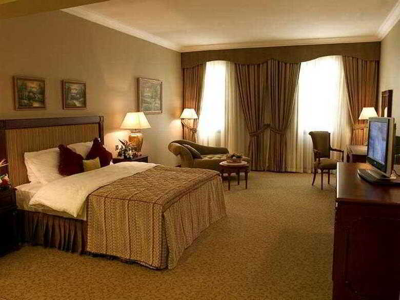 Royal Ascot Hotel