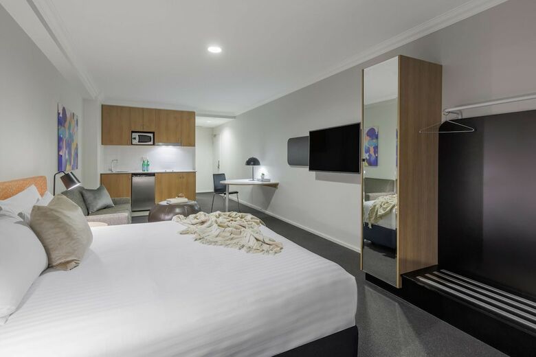 Hotel Mantra On Murray