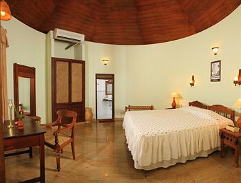 Hotel Manaltheeram Ayurveda Beach Village