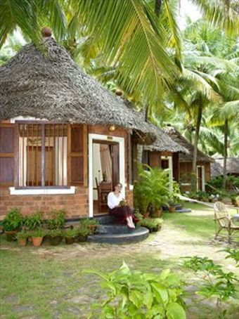 Hotel Manaltheeram Ayurveda Beach Village