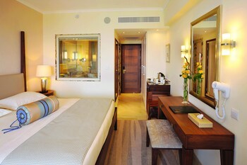 Hotel Alexander The Great Beach