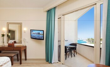 Hotel Alexander The Great Beach