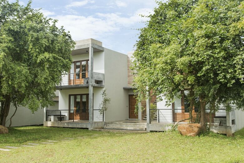 Hotel Aliya Resort & Spa