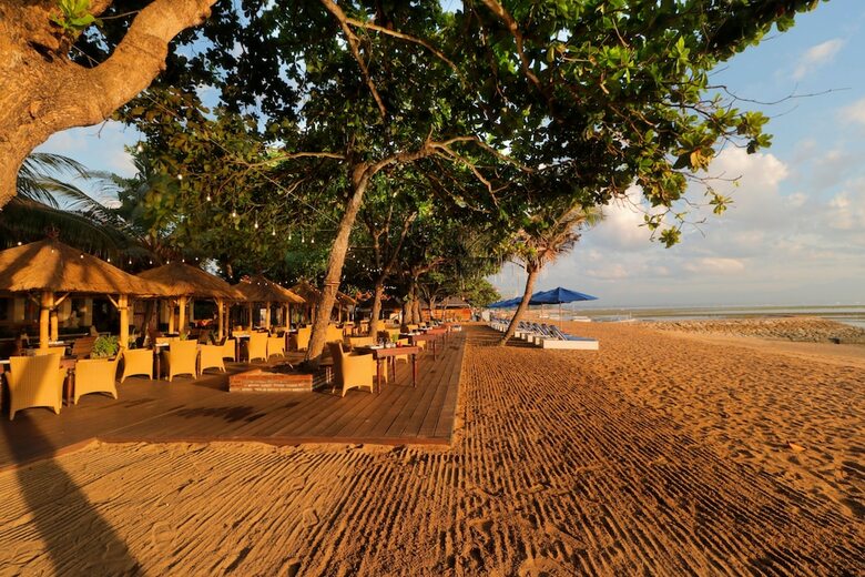 Hotel Inna Sindhu Beach