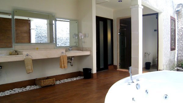 Hotel Kuta Lagoon Resort