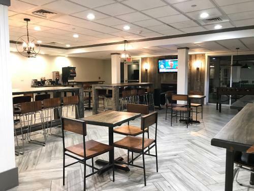 Hotel Cresthill Suites Albany