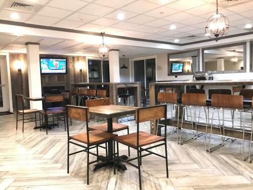 Hotel Cresthill Suites Albany