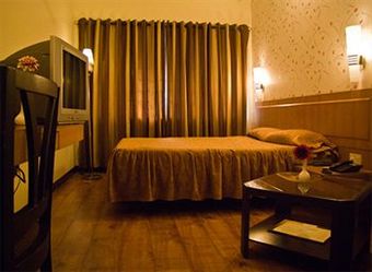 Vishwaratna Hotel