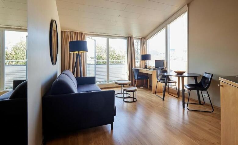 Hotel Fron