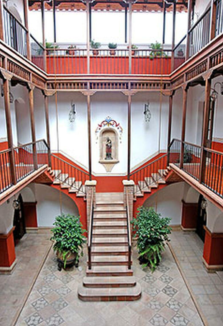Hotel Parador Santa Maria La Real