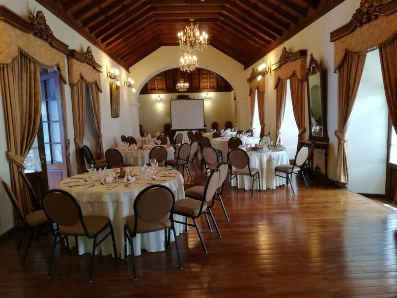 Hotel Parador Santa Maria La Real