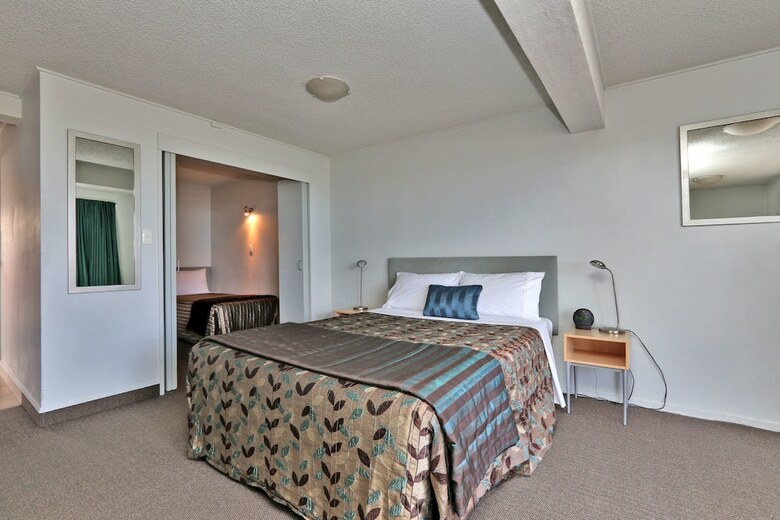 Edgewater Motor Lodge