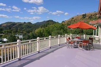 Hostal Joya Garden & Villa Studios