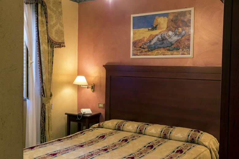 Hotel Joli