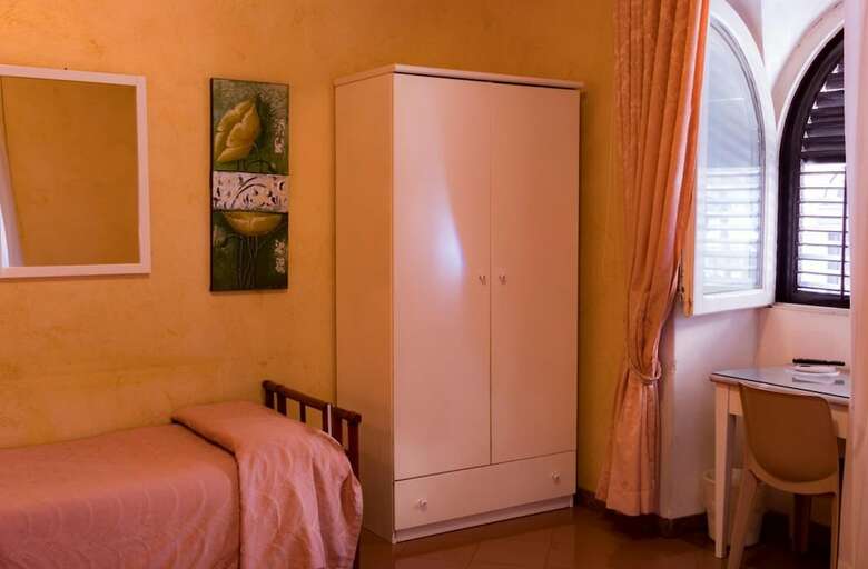 Hotel Joli
