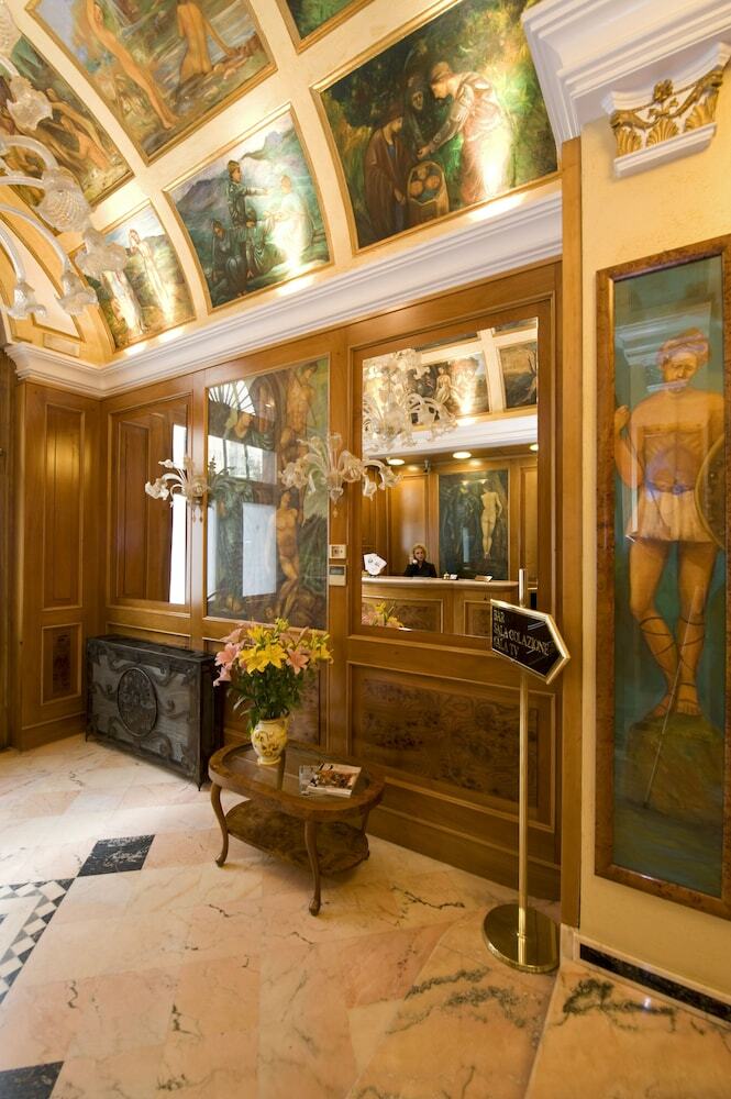 Hotel Joli