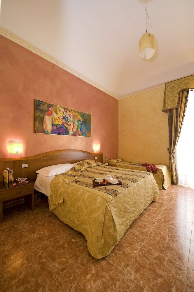 Hotel Joli