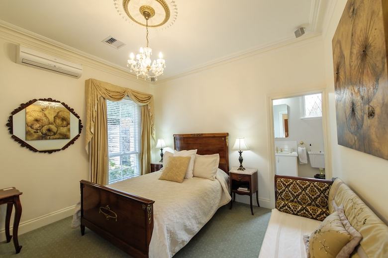 Hostal Montfort Manor