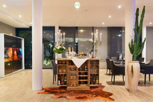 Amedia Hotel & Suites