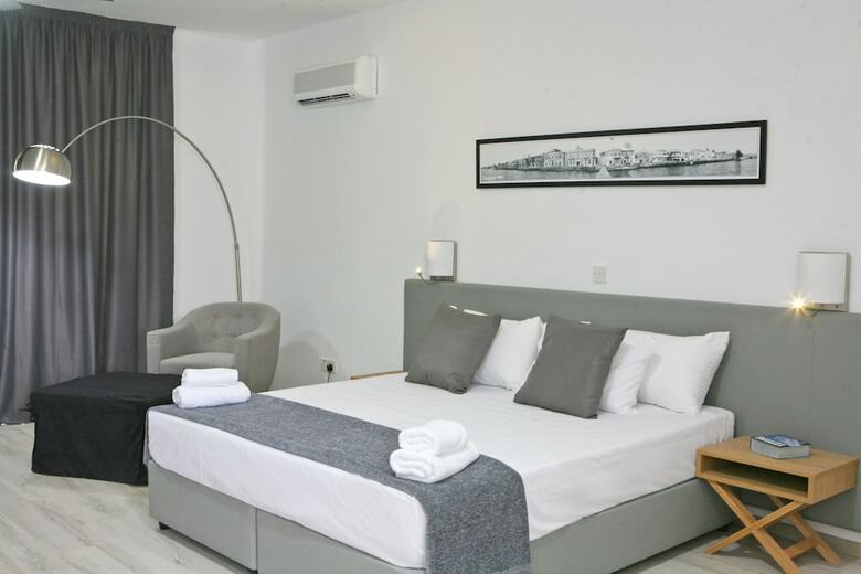 Corina Apartments