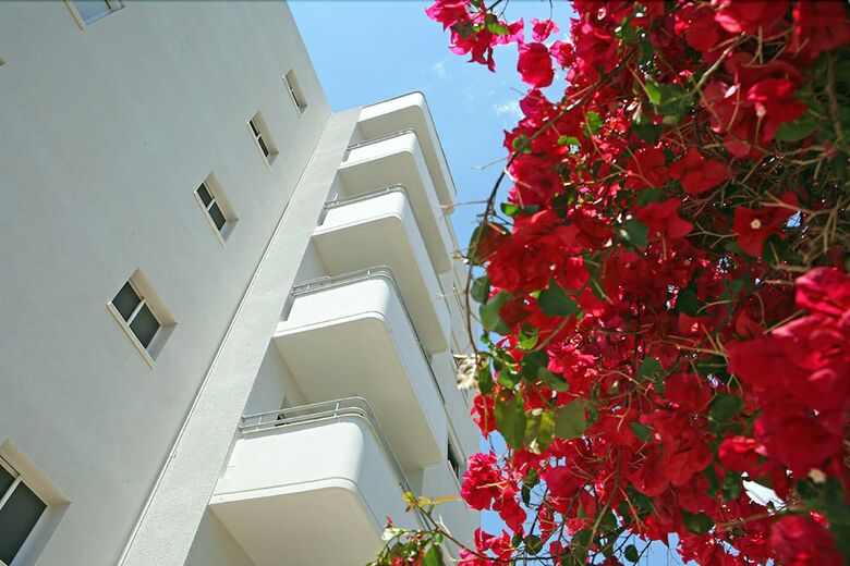 Corina Apartments