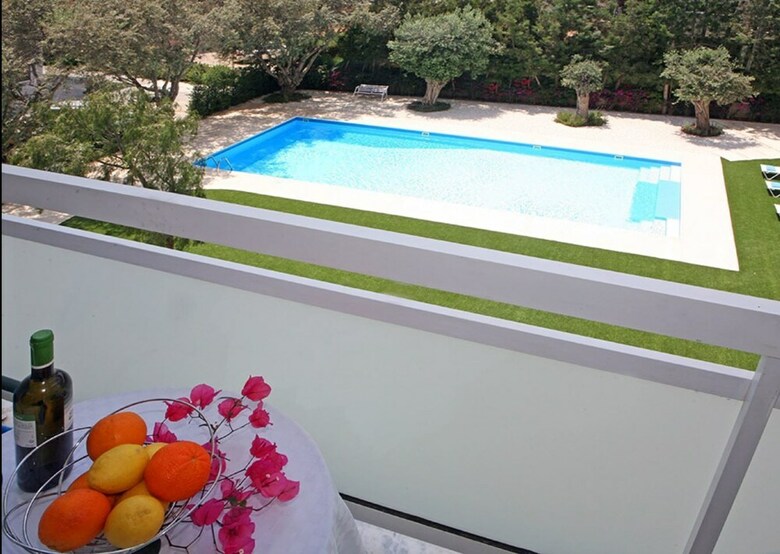 Corina Apartments