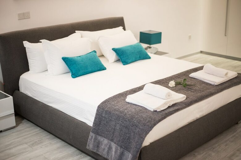 Corina Apartments
