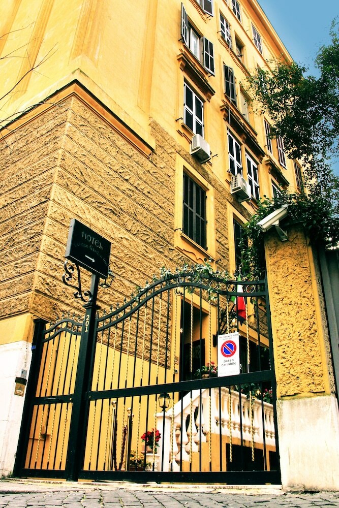 Hotel Vatican Garden Inn