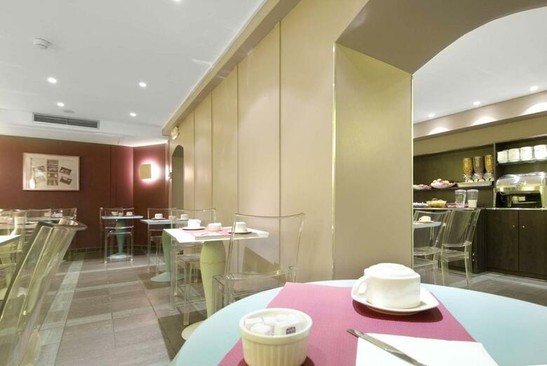Hotel Magenta Paris
