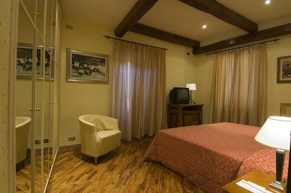 Hotel Homs