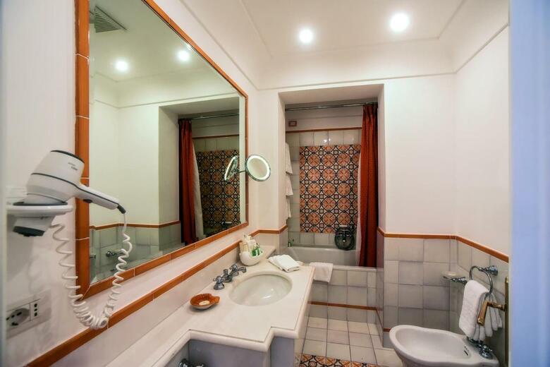 Hotel Buca Di Bacco