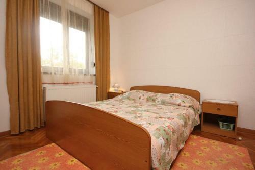 Apartment Basanija 7334a
