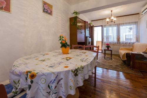 Apartment In Crikvenica 5265