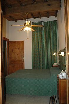 Hotel Lady