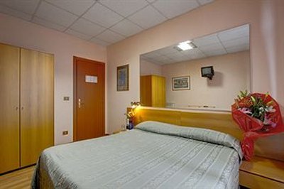 Urbis Hotel