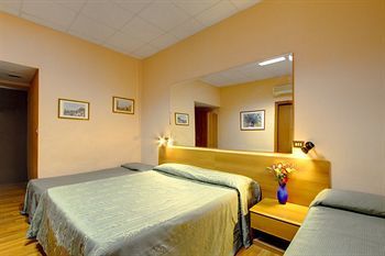 Urbis Hotel