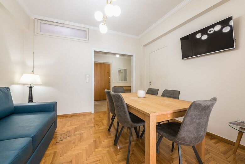 Victoria Apartment