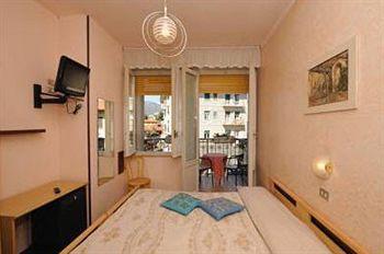 Hotel Elena