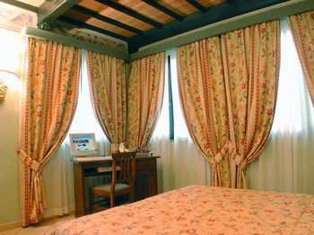Hotel Villa Piccola Siena