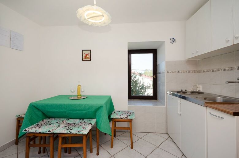 Apartments Mladen